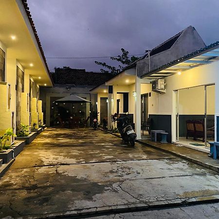 Robiu Bed & Breakfast บันยูวังงี ภายนอก รูปภาพ