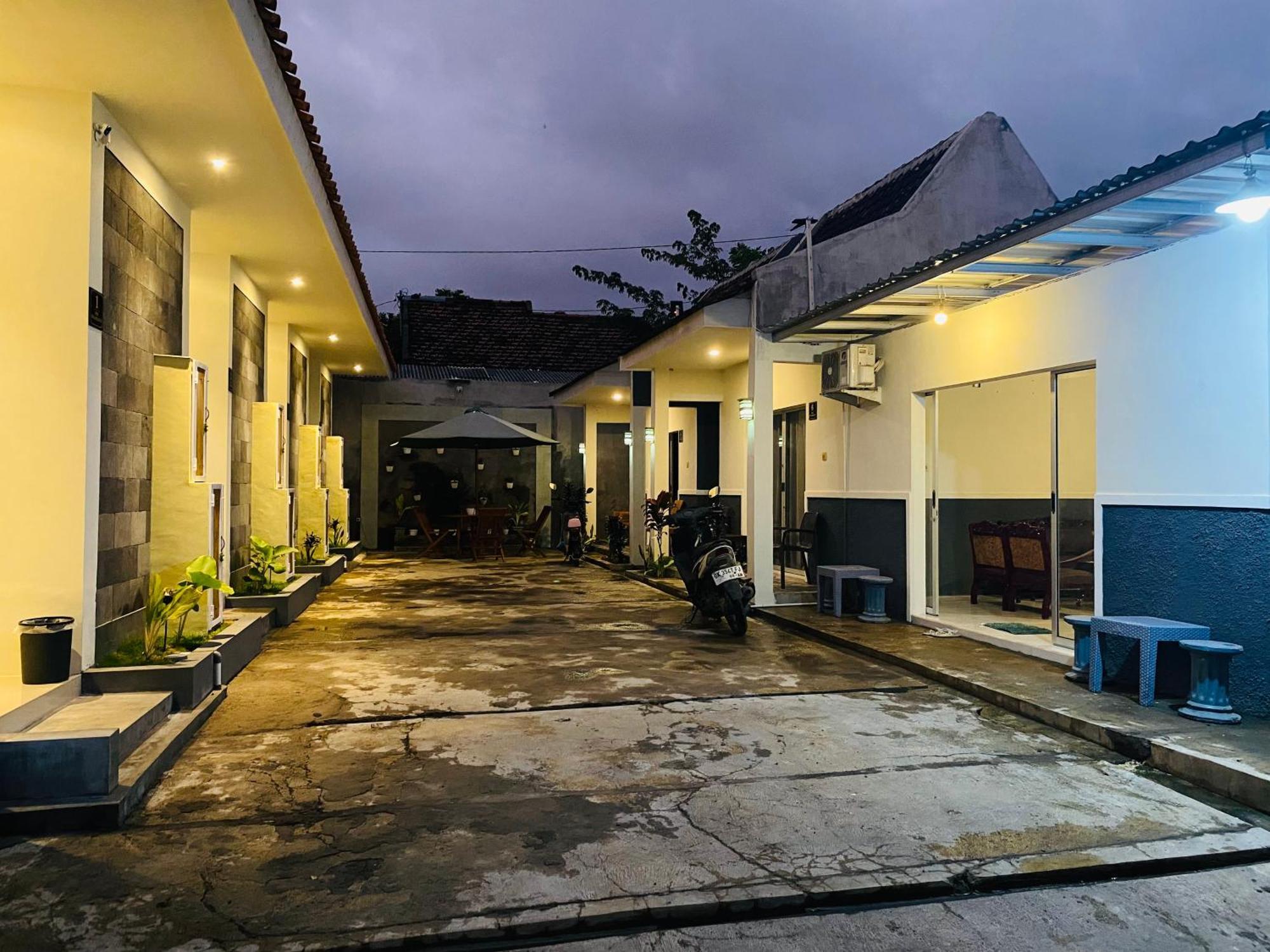 Robiu Bed & Breakfast บันยูวังงี ภายนอก รูปภาพ