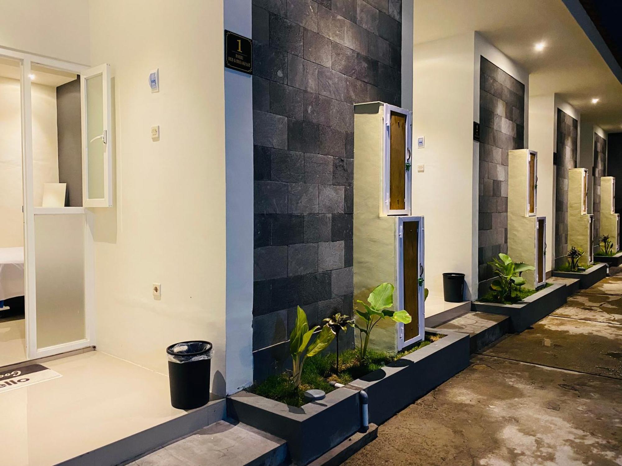 Robiu Bed & Breakfast บันยูวังงี ภายนอก รูปภาพ